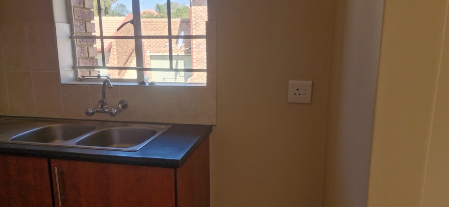 2 Bedroom Property for Sale in The Reeds Gauteng