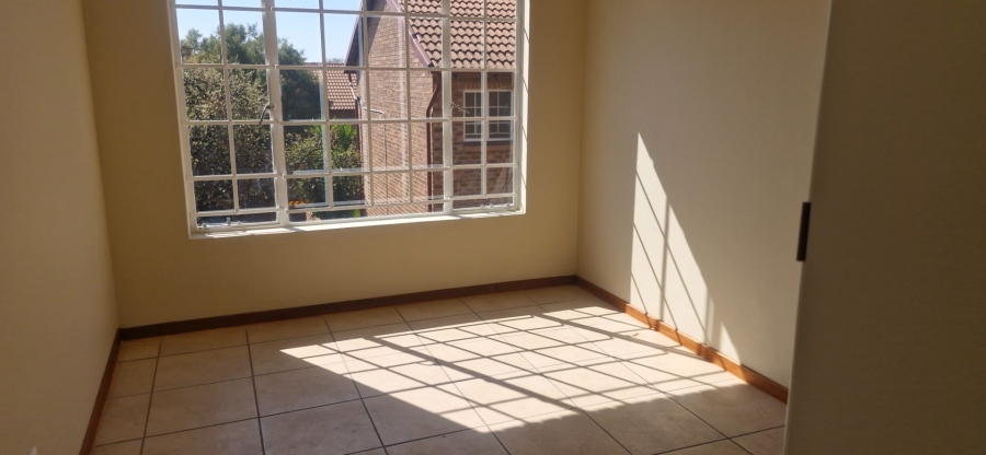 2 Bedroom Property for Sale in The Reeds Gauteng