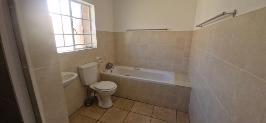 2 Bedroom Property for Sale in The Reeds Gauteng