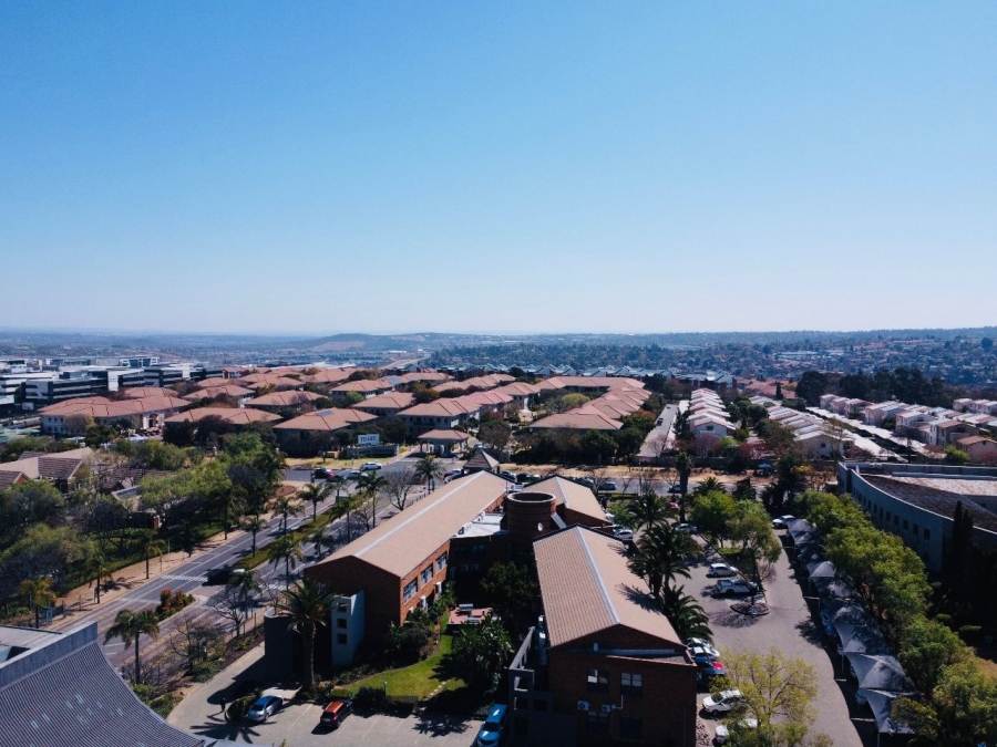  Bedroom Property for Sale in Vorna Valley Gauteng