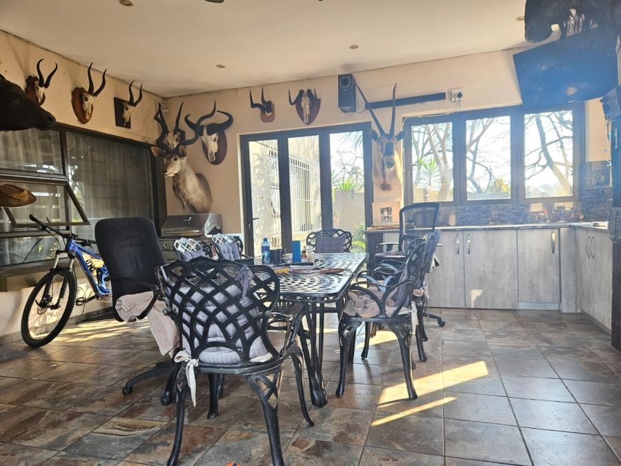 3 Bedroom Property for Sale in Bromhof Gauteng