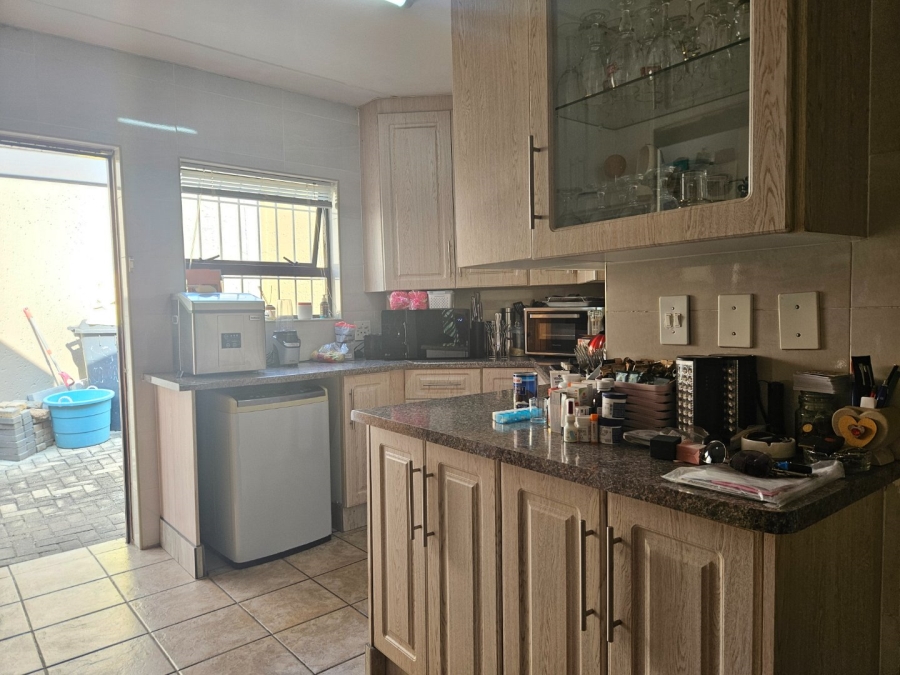3 Bedroom Property for Sale in Bromhof Gauteng