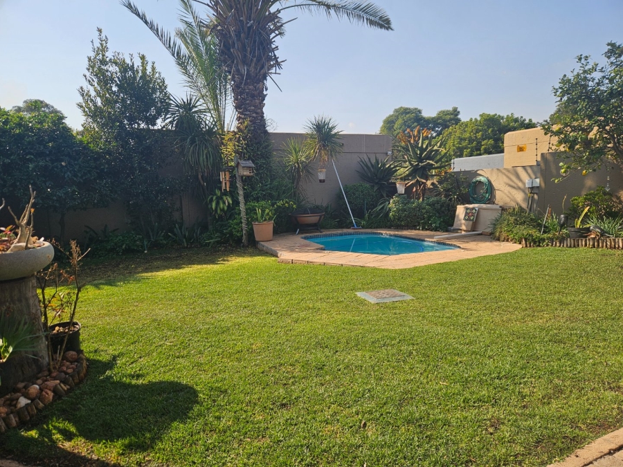 3 Bedroom Property for Sale in Bromhof Gauteng