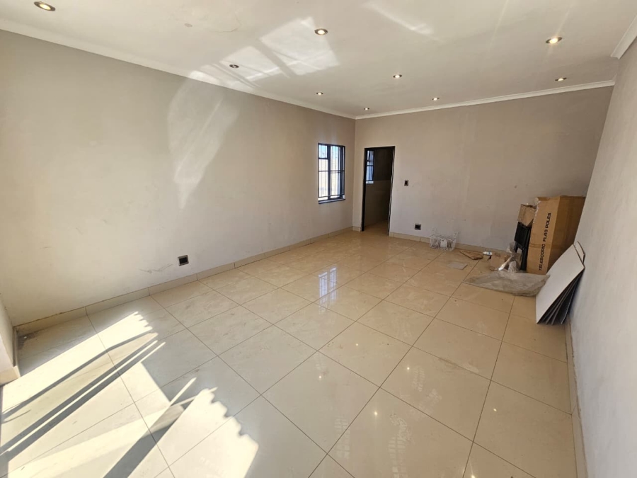 To Let commercial Property for Rent in Raslouw Gauteng