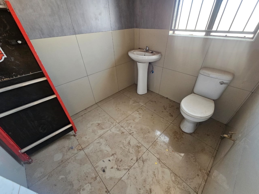 To Let commercial Property for Rent in Raslouw Gauteng