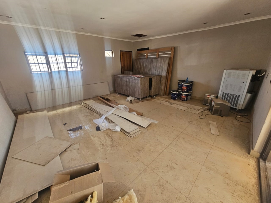 To Let commercial Property for Rent in Raslouw Gauteng