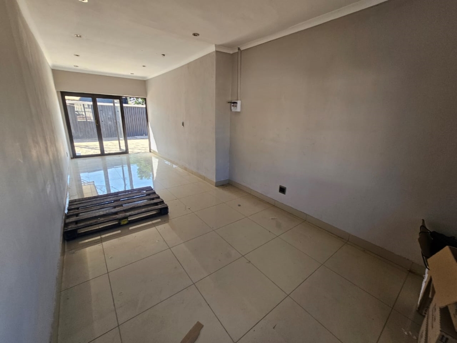 To Let commercial Property for Rent in Raslouw Gauteng