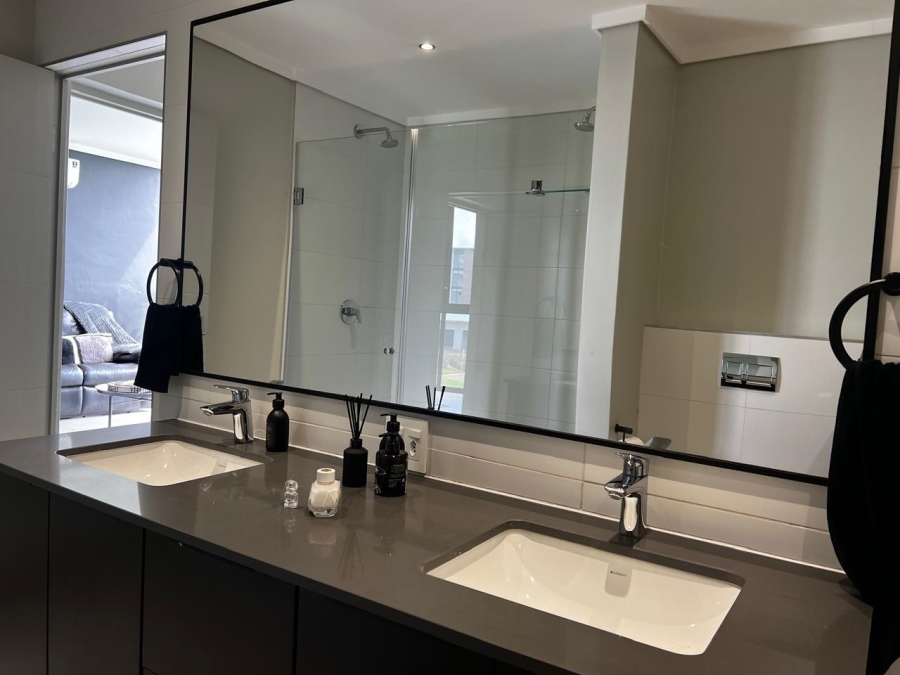 2 Bedroom Property for Sale in Midfield Estate Gauteng
