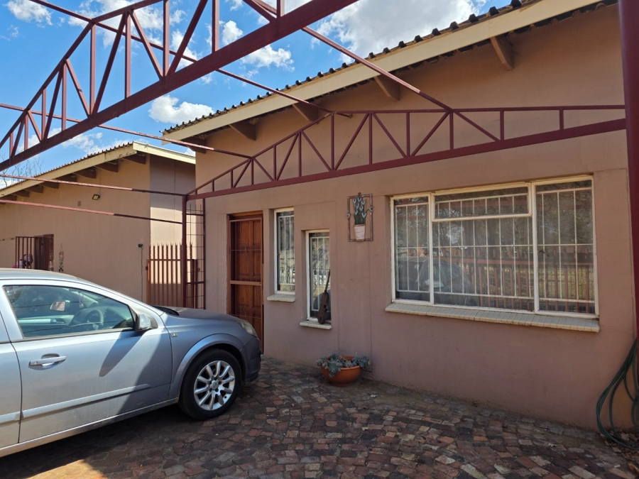 5 Bedroom Property for Sale in Vanderbijlpark SW 1 Gauteng