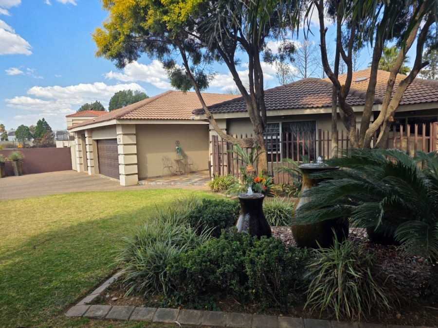 3 Bedroom Property for Sale in Vanderbijlpark SE 4 Gauteng