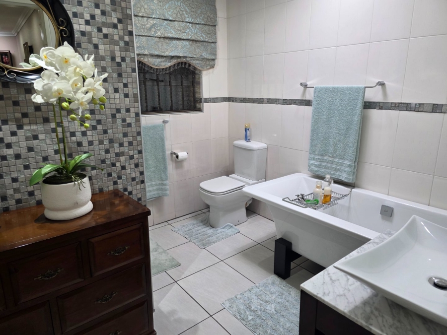 3 Bedroom Property for Sale in Vanderbijlpark SE 4 Gauteng