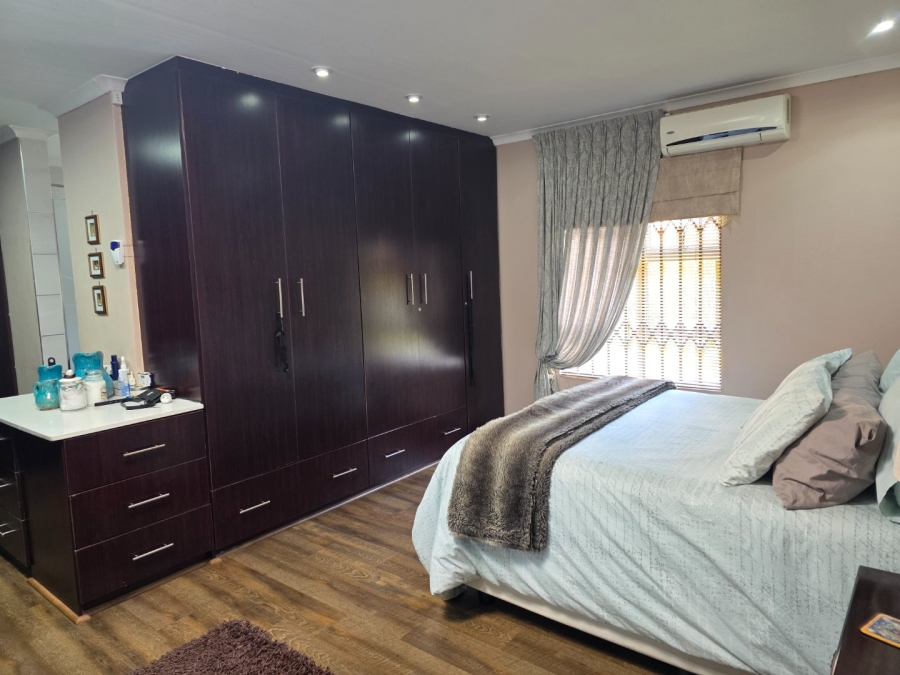 3 Bedroom Property for Sale in Vanderbijlpark SE 4 Gauteng
