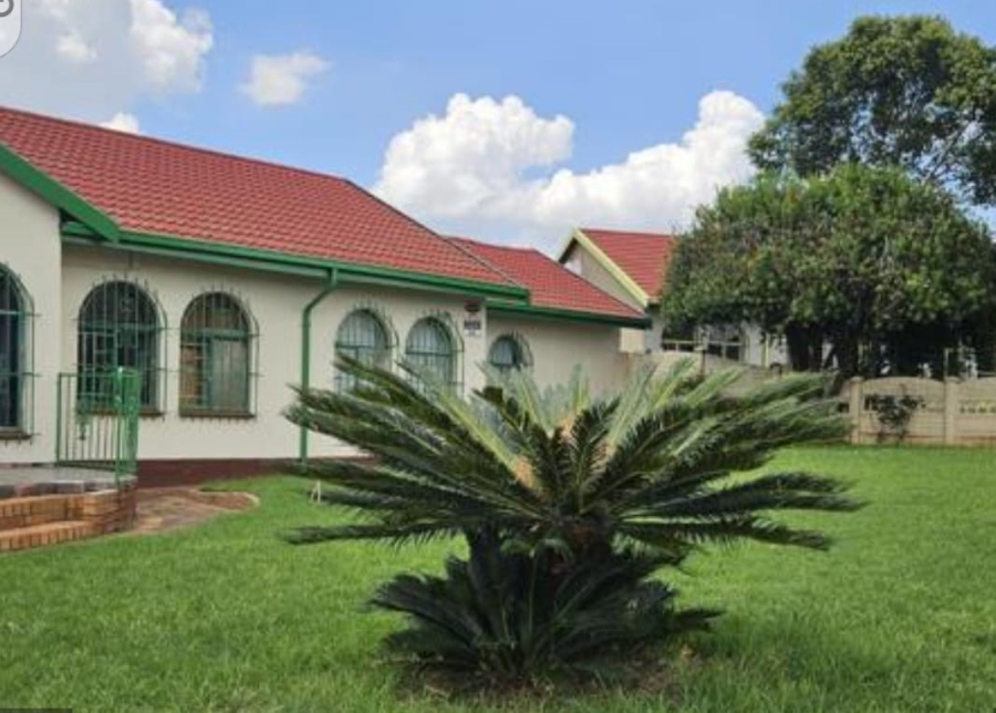 3 Bedroom Property for Sale in Zakariyya Park Gauteng