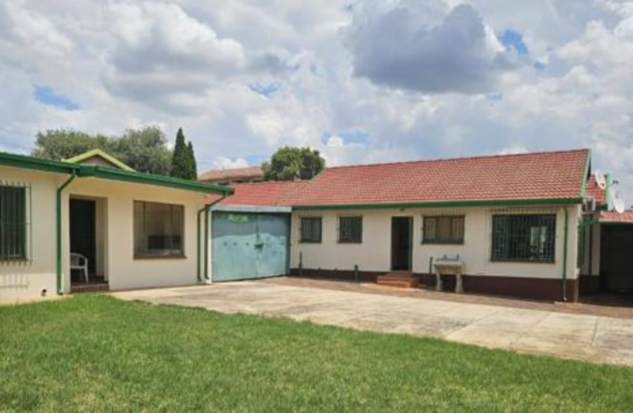 3 Bedroom Property for Sale in Zakariyya Park Gauteng
