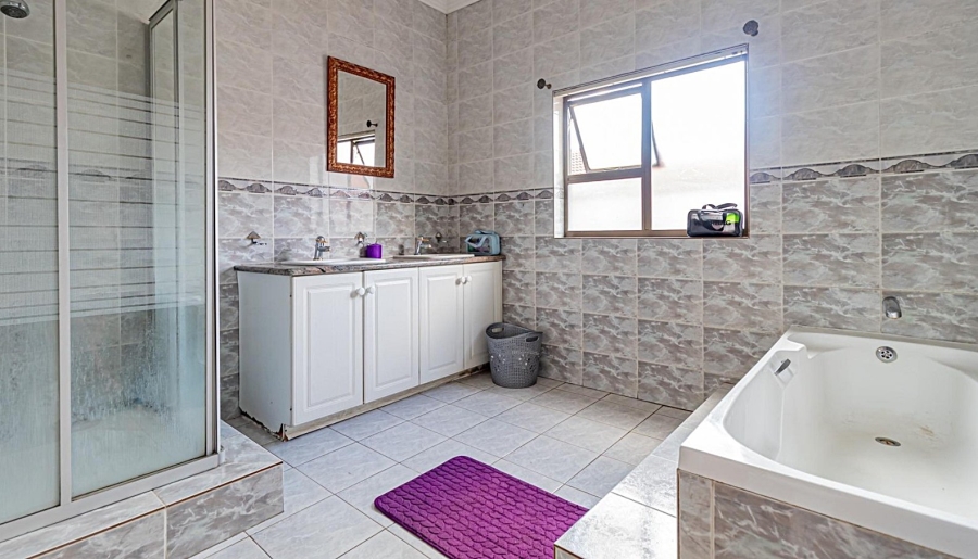 4 Bedroom Property for Sale in Sharon Park Gauteng