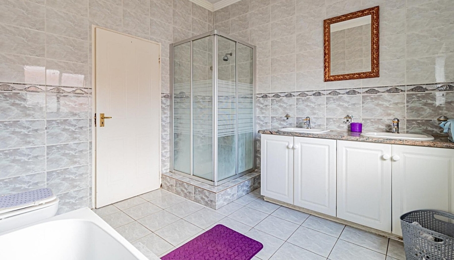 4 Bedroom Property for Sale in Sharon Park Gauteng