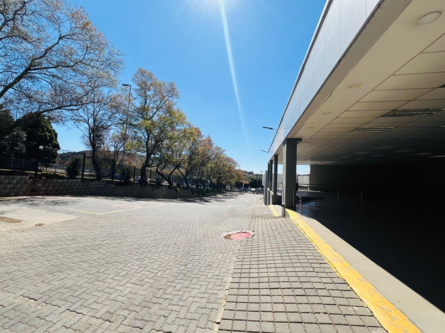 To Let commercial Property for Rent in Constantia Kloof Gauteng