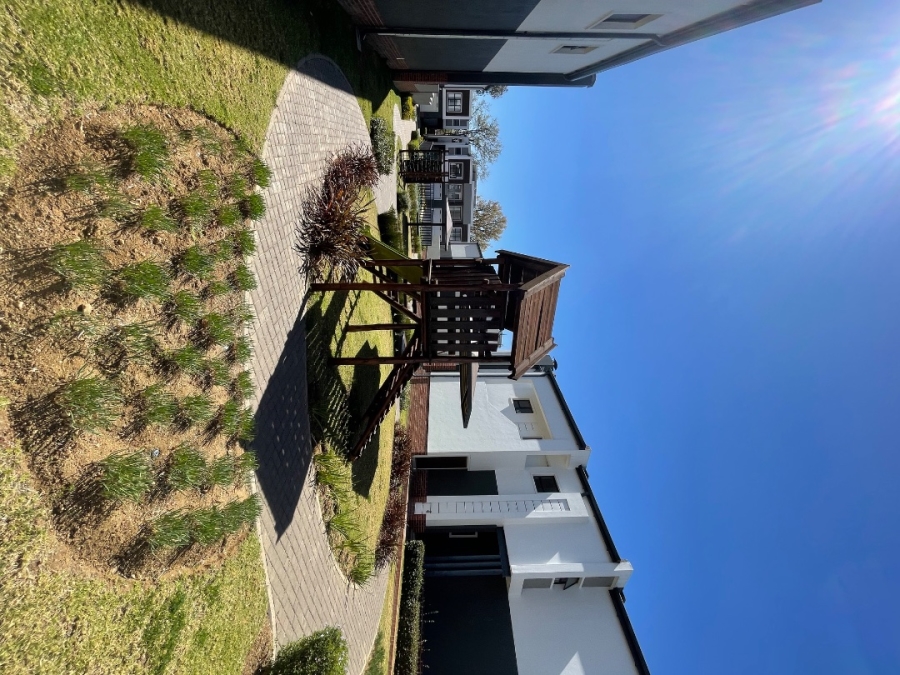 3 Bedroom Property for Sale in Sunninghill Gauteng