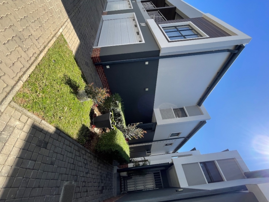 3 Bedroom Property for Sale in Sunninghill Gauteng