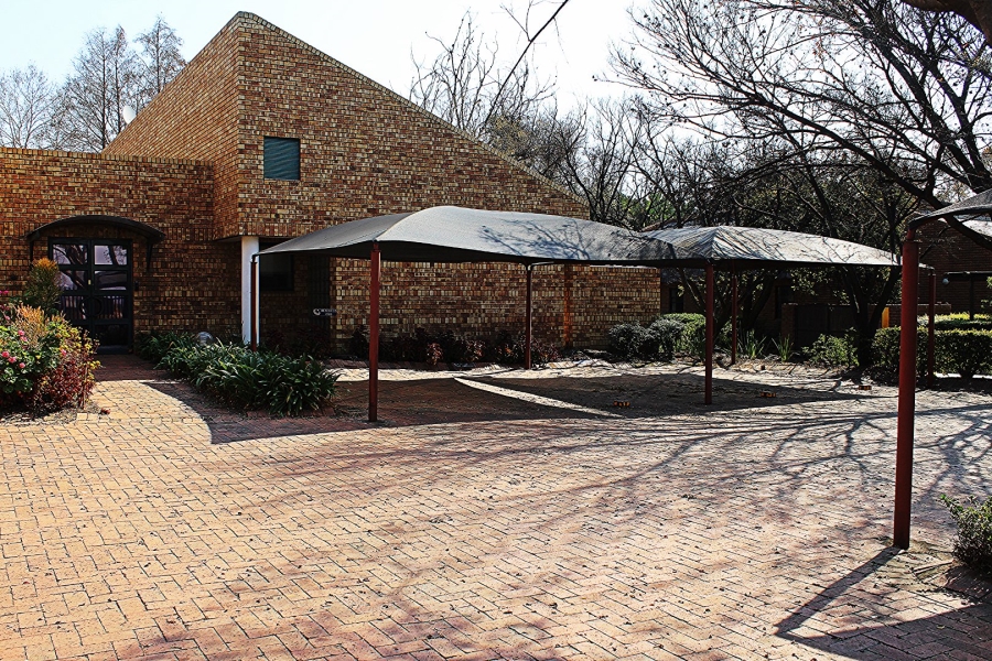  Bedroom Property for Sale in Woodmead Gauteng