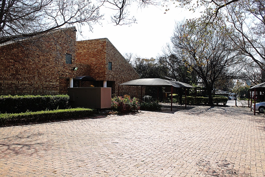  Bedroom Property for Sale in Woodmead Gauteng