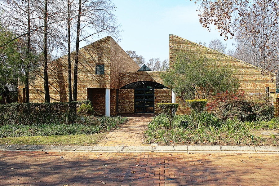  Bedroom Property for Sale in Woodmead Gauteng