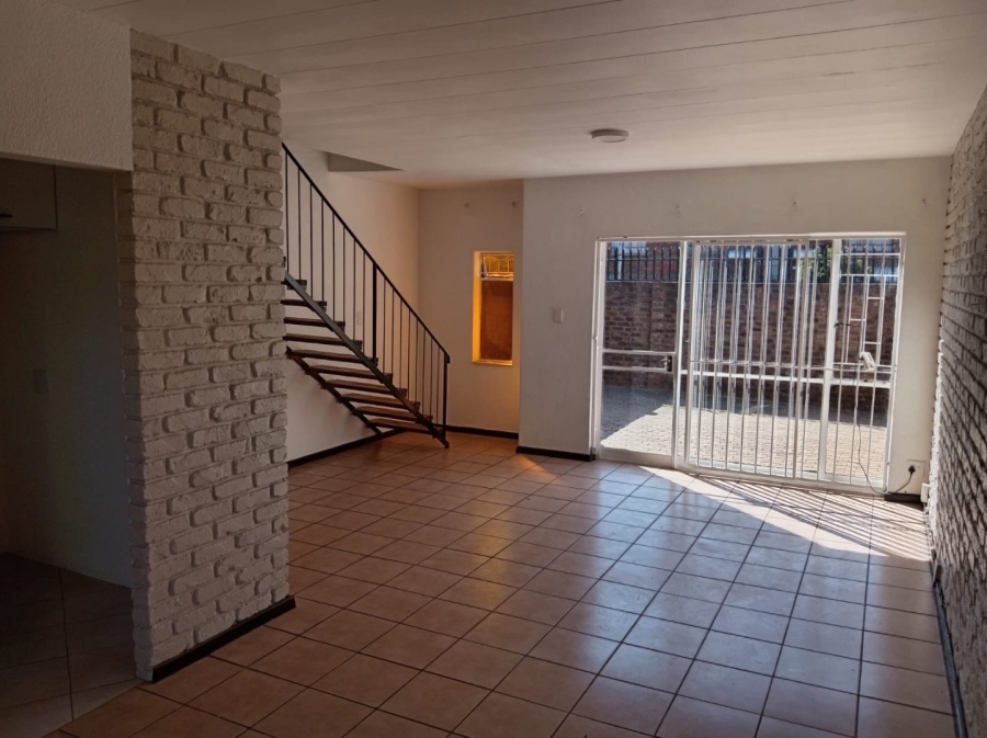 2 Bedroom Property for Sale in Pretoria North Gauteng