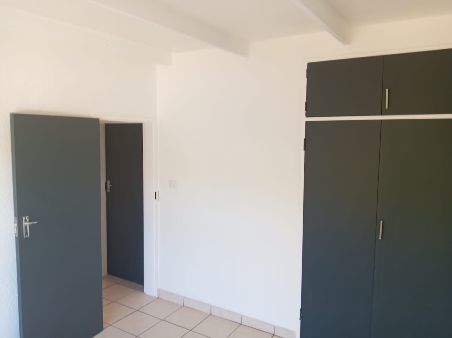 2 Bedroom Property for Sale in Pretoria North Gauteng
