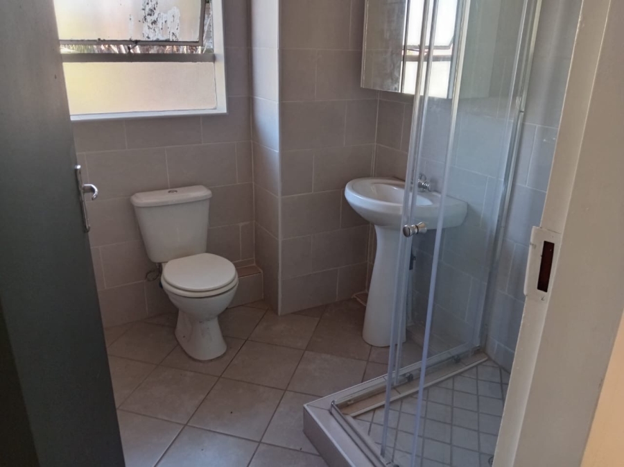 2 Bedroom Property for Sale in Pretoria North Gauteng