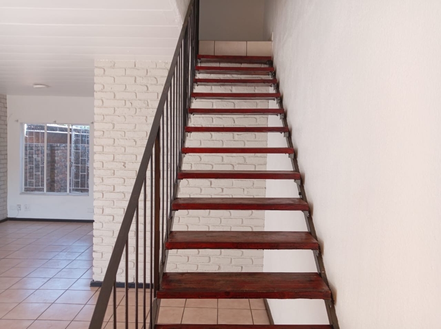 2 Bedroom Property for Sale in Pretoria North Gauteng
