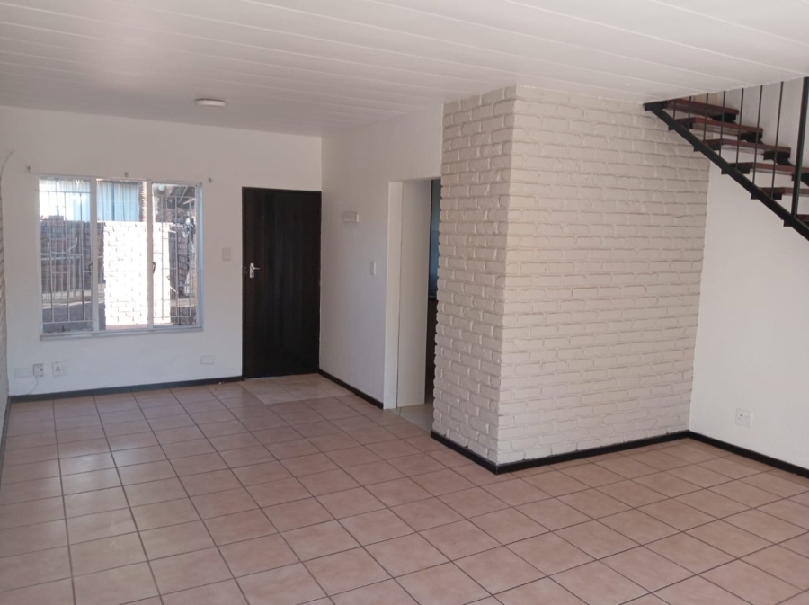 2 Bedroom Property for Sale in Pretoria North Gauteng