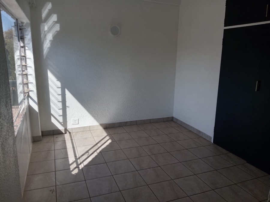 2 Bedroom Property for Sale in Pretoria North Gauteng