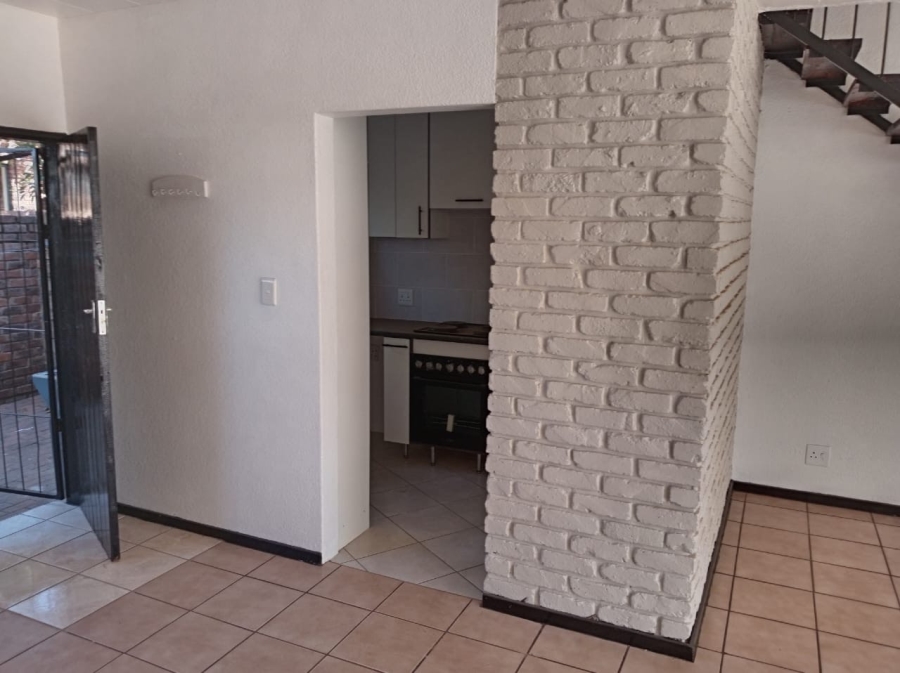 2 Bedroom Property for Sale in Pretoria North Gauteng