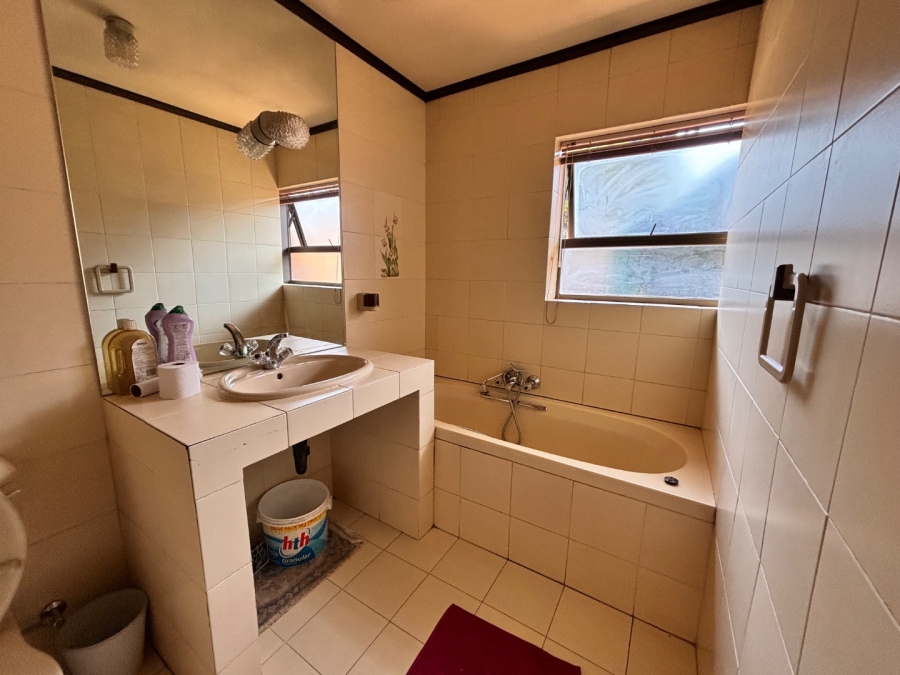  Bedroom Property for Sale in Bronkhorstbaai Gauteng