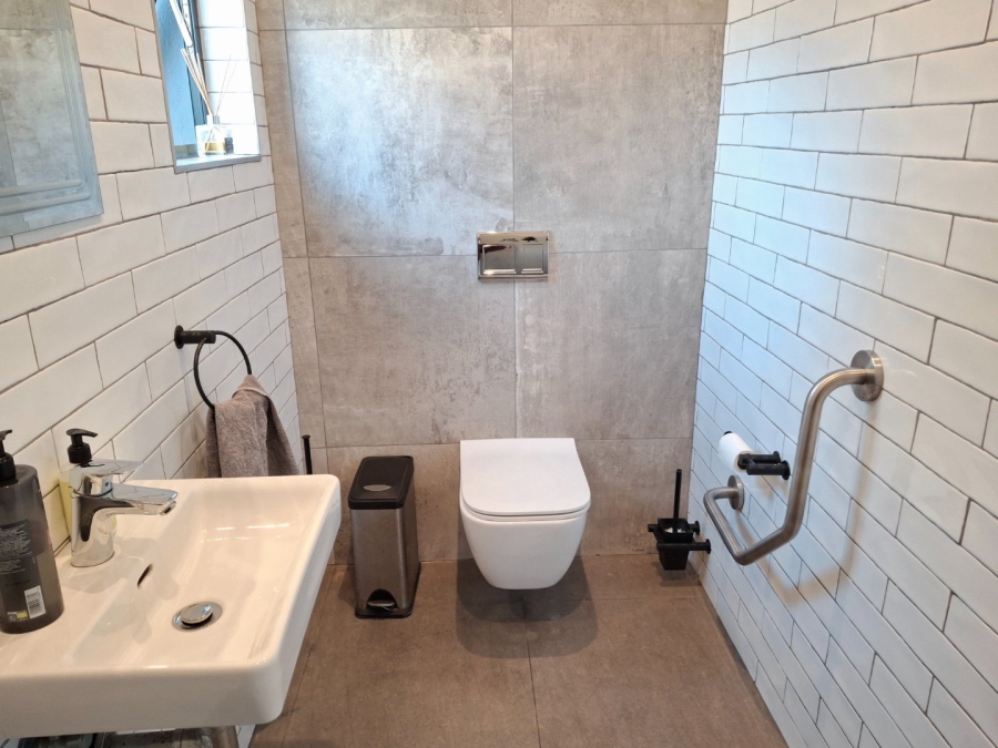  Bedroom Property for Sale in Pierneef Park Gauteng