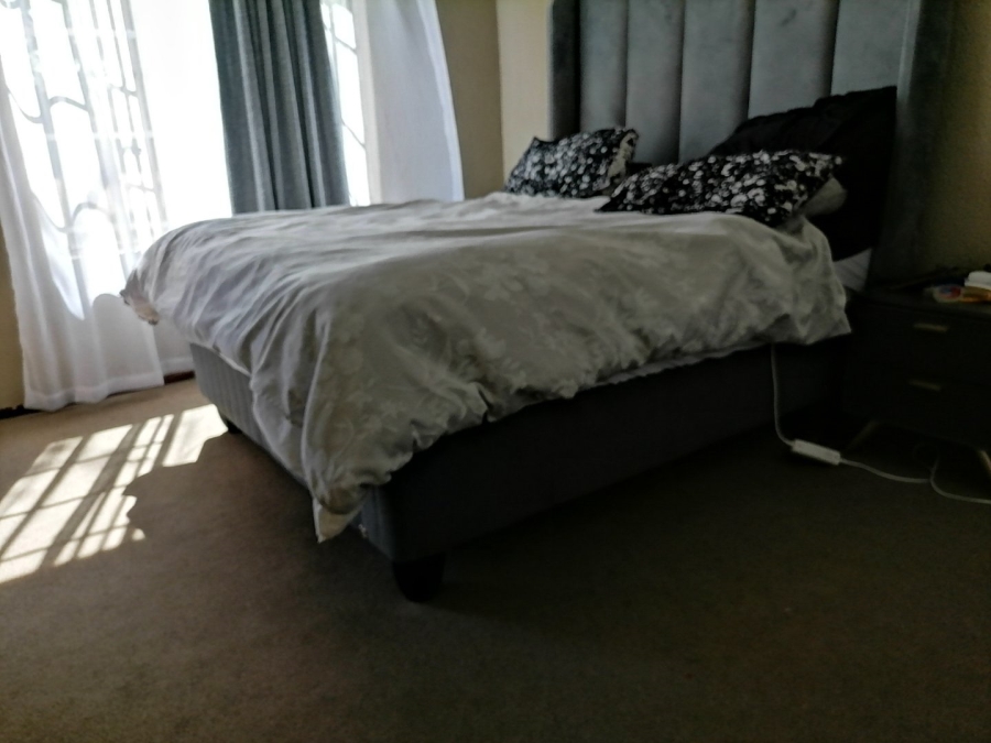 1 Bedroom Property for Sale in Willowbrook Gauteng