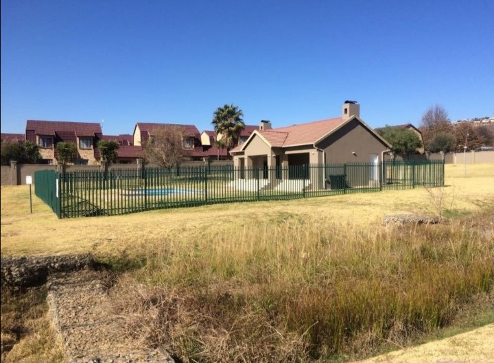 1 Bedroom Property for Sale in Willowbrook Gauteng