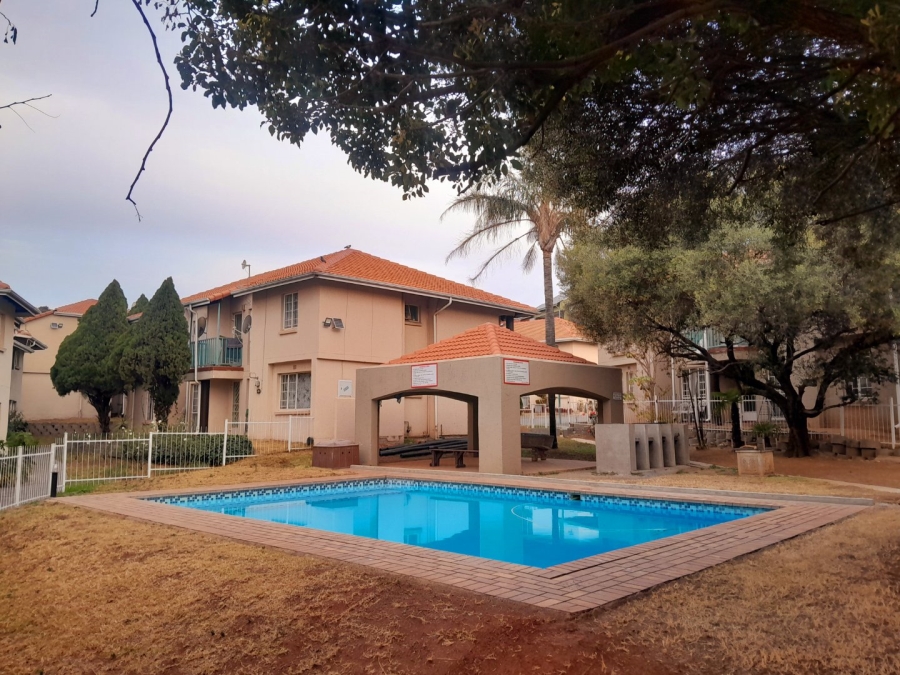 2 Bedroom Property for Sale in Vorna Valley Gauteng