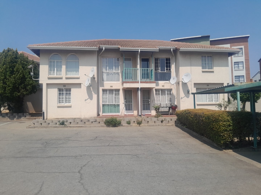 2 Bedroom Property for Sale in Vorna Valley Gauteng