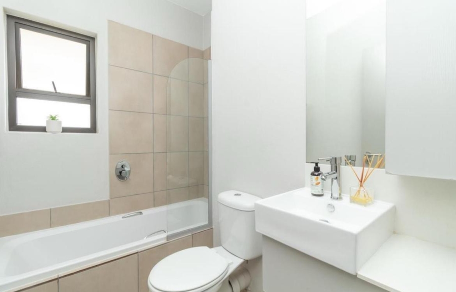 2 Bedroom Property for Sale in Broadacres Gauteng