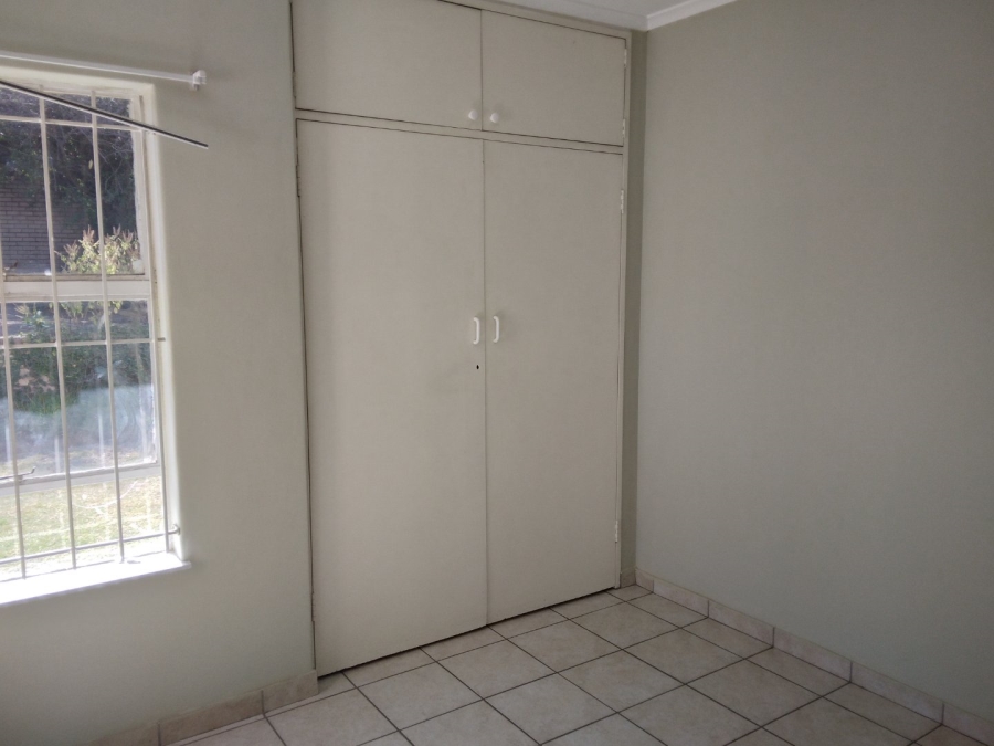 To Let 1 Bedroom Property for Rent in Vorna Valley Gauteng