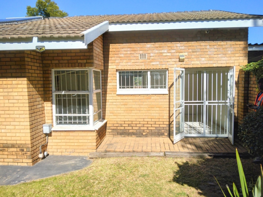 To Let 1 Bedroom Property for Rent in Vorna Valley Gauteng