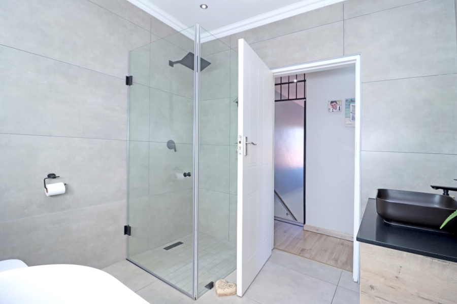 3 Bedroom Property for Sale in Wierda Park Gauteng