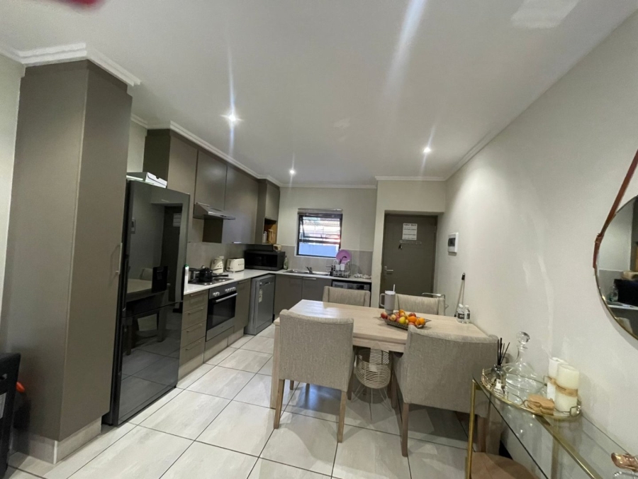 To Let 2 Bedroom Property for Rent in Fourways Gauteng
