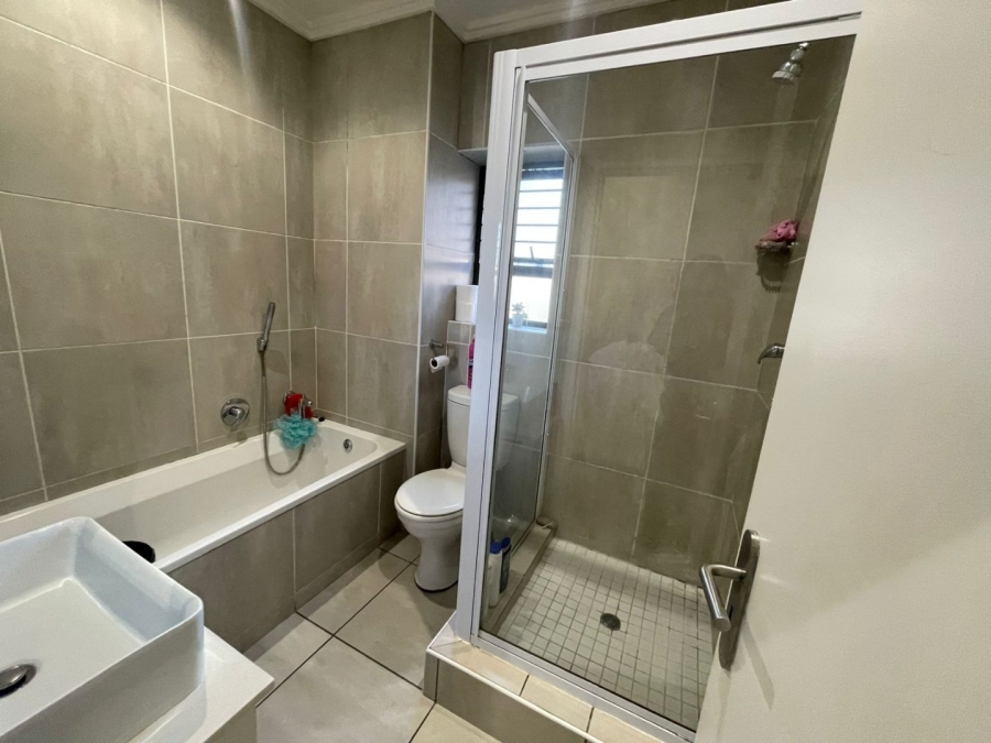 To Let 2 Bedroom Property for Rent in Fourways Gauteng