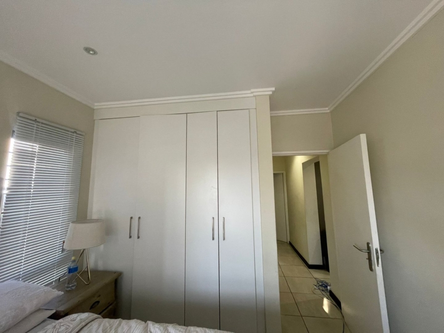 To Let 2 Bedroom Property for Rent in Fourways Gauteng
