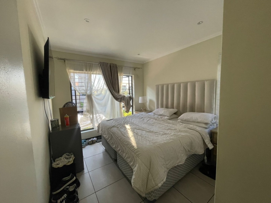To Let 2 Bedroom Property for Rent in Fourways Gauteng