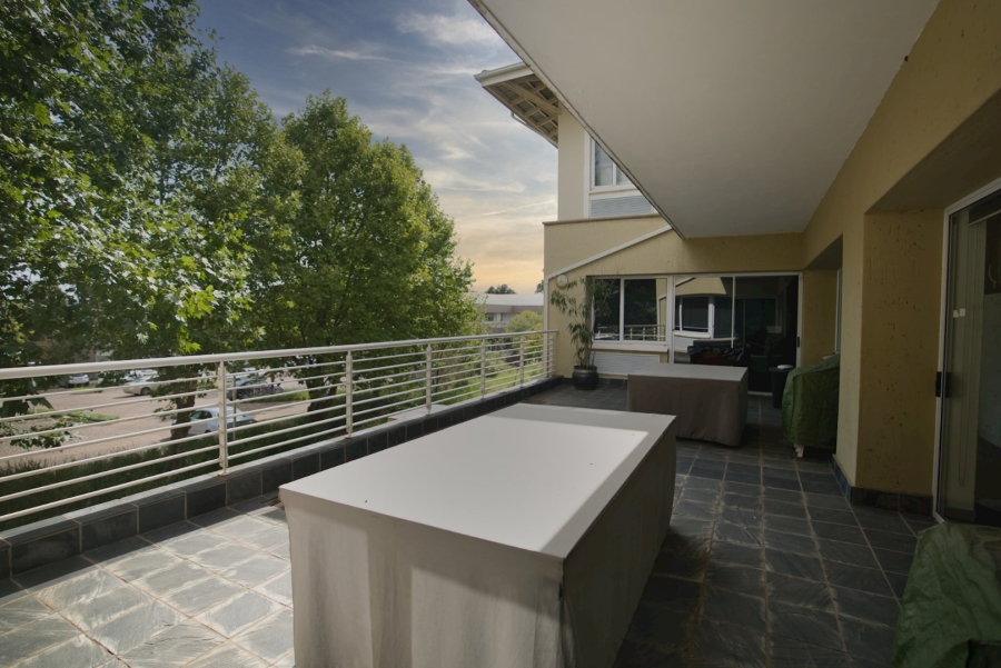  Bedroom Property for Sale in Woodmead Gauteng