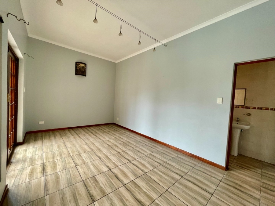 To Let 4 Bedroom Property for Rent in Kyalami Hills Gauteng