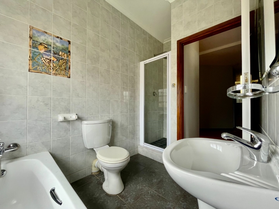 To Let 4 Bedroom Property for Rent in Kyalami Hills Gauteng